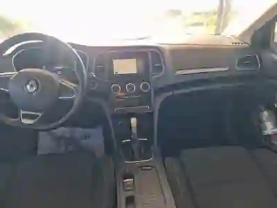 Renault Mégane E-Tech 2021 - 12900 EUR, 137000 km - AUTO.MOTO.pt - 137000km - foto 6 de 7