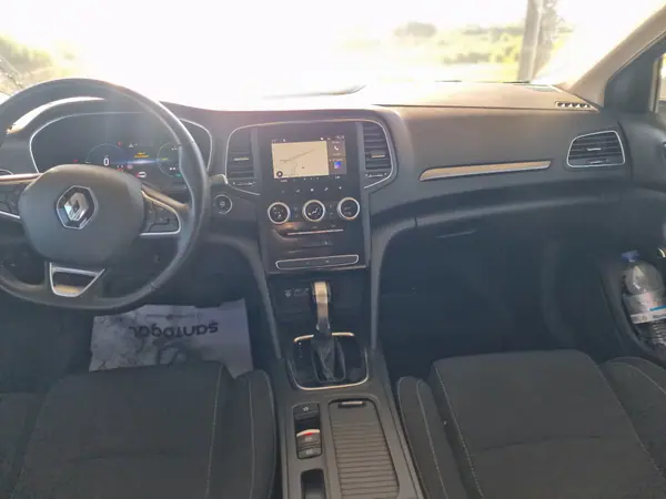 Renault Mégane E-Tech 2021 - 12900 EUR, 137000 km - AUTO.MOTO.pt - 137000km - foto 6 de 7