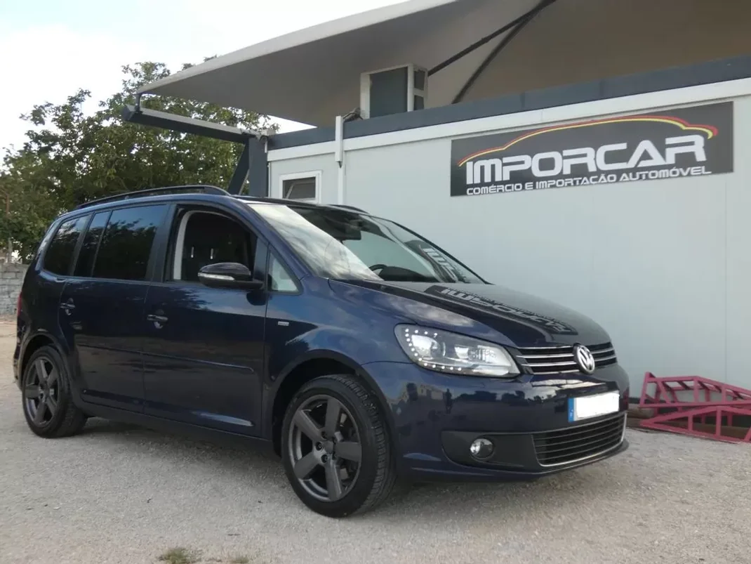Volkswagen Touran 2012 - 16999 EUR, 182000 km - AUTO.MOTO.pt - 182000km - foto 1 de 28