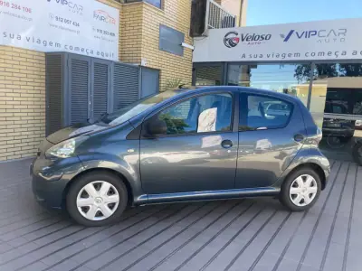 Toyota Aygo 2010 - 6350 EUR, 112661 km - 112661km - foto 6 de 19