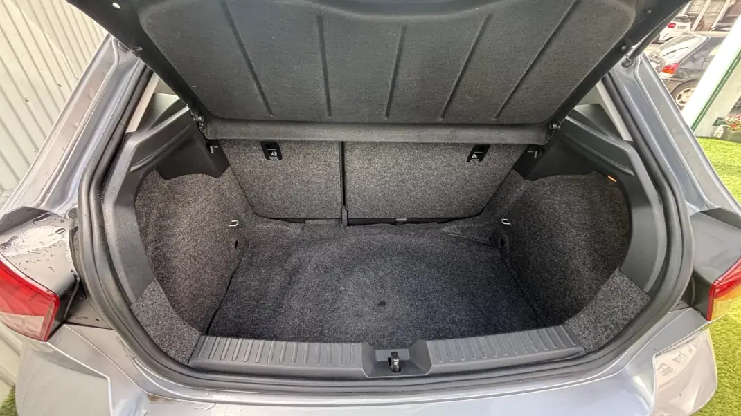 SEAT Ibiza 2018 - 14500 EUR, 136000 km - 136000km - foto 7 de 12