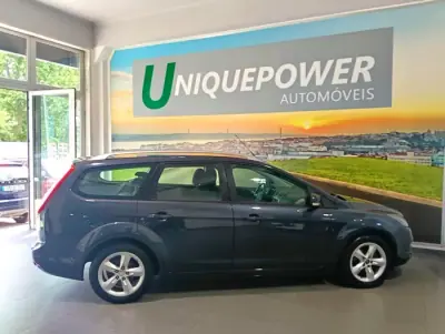 Ford Focus SW 2010 - 5990 EUR, 112000 km - AUTO.MOTO.pt - 112000km - foto 4 de 51