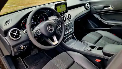 Mercedes-Benz CLA 200 2018 - 24900 EUR, 141000 km - AUTO.MOTO.pt - 141000km - foto 4 de 19