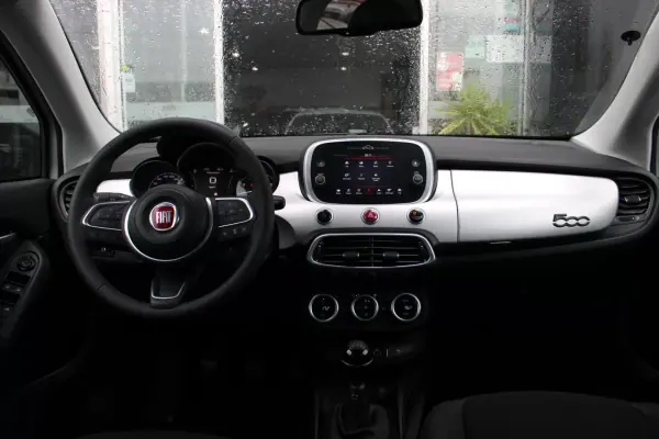 Fiat 500X 2021 - 16400 EUR, 7450 km - 7450km - foto 5 de 38