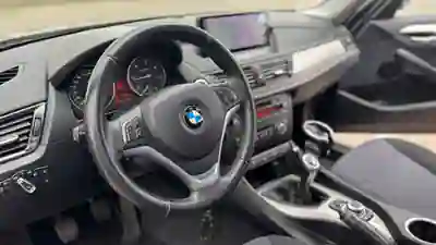 BMW X1 2013 - 11000 EUR, 200000 km - AUTO.MOTO.pt - 200000km - foto 8 de 15