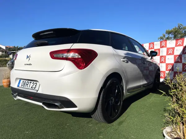 Citroën DS5 2013 - 8490 EUR, 255050 km - AUTO.MOTO.pt - 255050km - foto 3 de 20