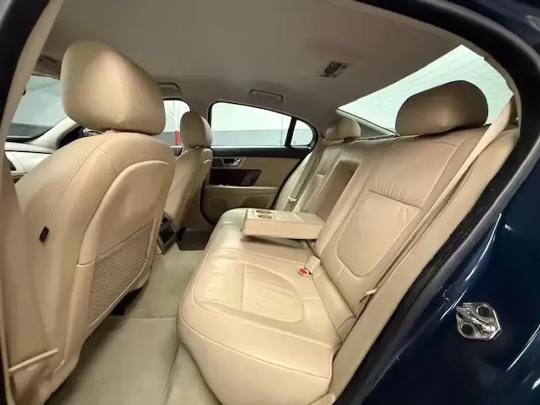 Jaguar XF 2009 - 11999 EUR, 187000 km - AUTO.MOTO.pt - 187000km - foto 6 de 8