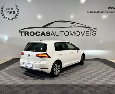 Volkswagen e-Golf 2020 — foto 5 de 45