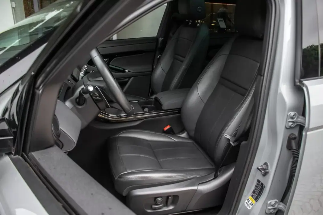 Land Rover Range Rover Evoque 2025 - 48990 EUR, 16300 km - 16300km - foto 24 de 39