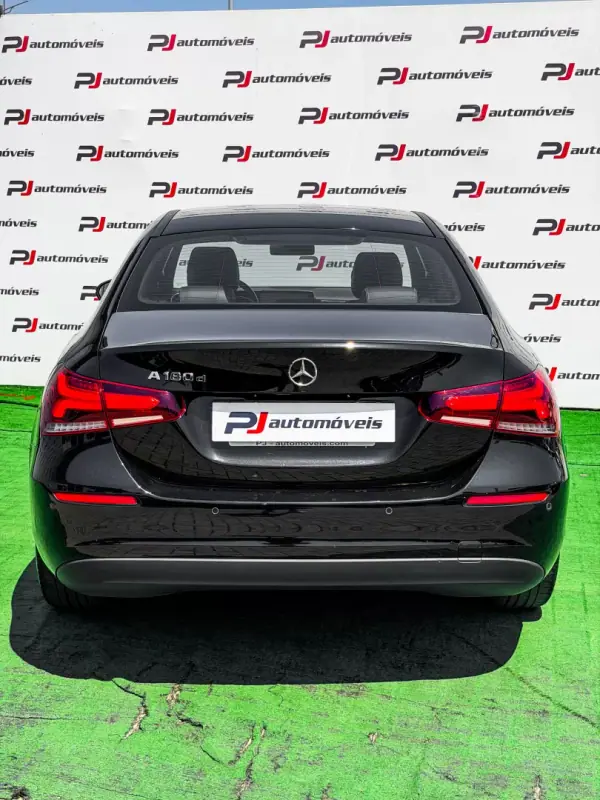 Mercedes-Benz A 180 Limousine 2019 - 21500 EUR, 149215 km - AUTO.MOTO.pt - 149215km - foto 11 de 26