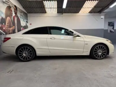 Mercedes-Benz E 250 2009 - 13999 EUR, 270019 km - AUTO.MOTO.pt - 270019km - foto 8 de 17