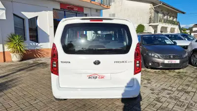 Toyota Proace City Verso 1.5D L1 Confort 2022 - 22900 EUR, 171567 km - AUTO.MOTO.pt - 171567km - foto 9 de 35