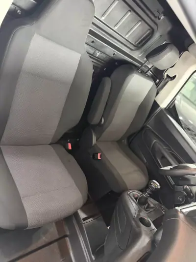 Peugeot Partner 2022 - 16000 EUR, 114000 km - AUTO.MOTO.pt - 114000km - foto 12 de 13