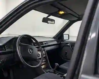 Mercedes-Benz 190 1996 — foto 4 de 11