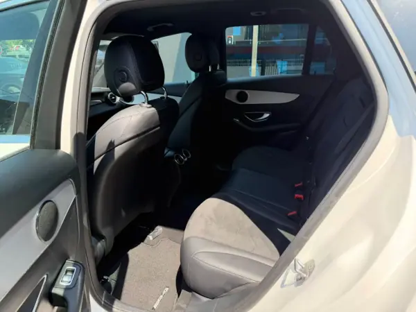Mercedes-Benz GLC 220 2017 - 27500 EUR, 181000 km - AUTO.MOTO.pt - 181000km - foto 10 de 13