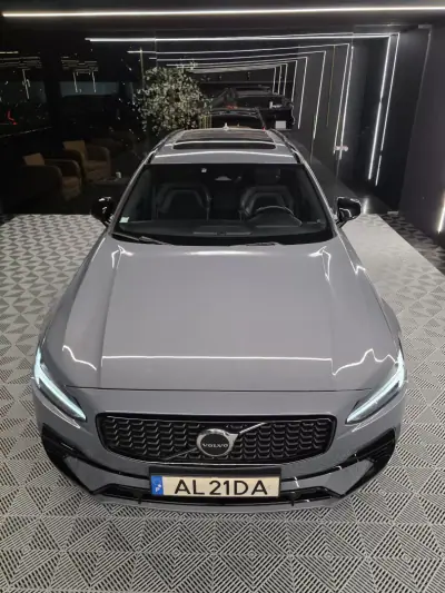 Volvo V90 2021 - 36750 EUR, 125000 km - AUTO.MOTO.pt - 125000km - foto 8 de 27