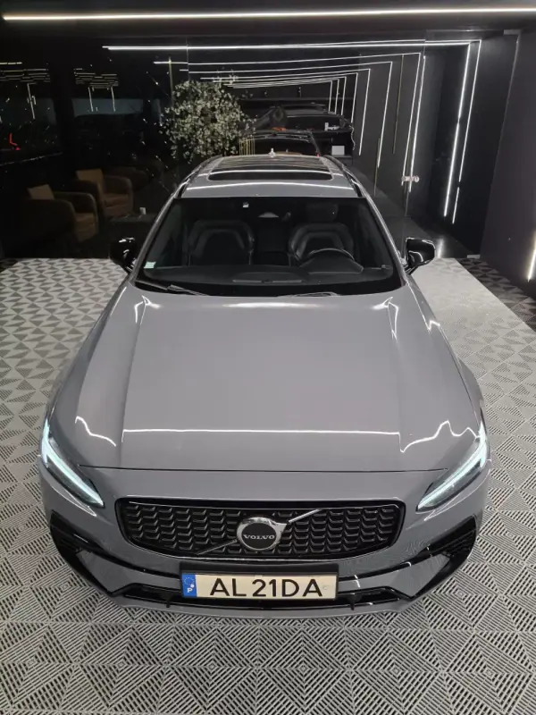 Volvo V90 2021 - 36750 EUR, 125000 km - AUTO.MOTO.pt - 125000km - foto 8 de 27