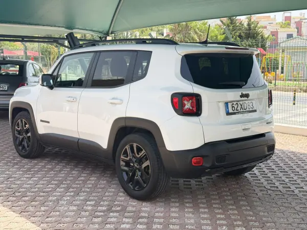 Jeep Renegade 2019 - 19800 EUR, 23341 km - AUTO.MOTO.pt - 23341km - foto 4 de 16