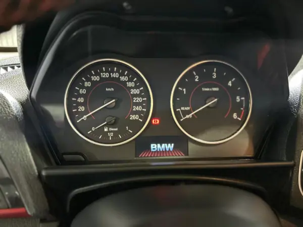 BMW 116 2014 - 11500 EUR, 237000 km - AUTO.MOTO.pt - 237000km - foto 18 de 24