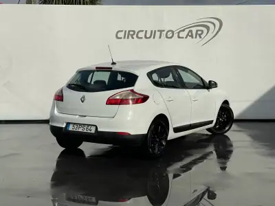 Renault Mégane 2011 - 7500 EUR, 272530 km - AUTO.MOTO.pt - 272530km - foto 3 de 27