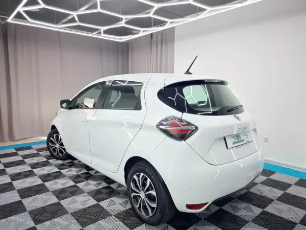 Renault Zoe 2020 - 16750 EUR, 11800 km - AUTO.MOTO.pt - 11800km - foto 5 de 25
