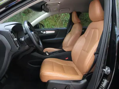 Volvo XC 40 2019 - 29490 EUR, 70000 km - AUTO.MOTO.pt - 70000km - foto 30 de 60