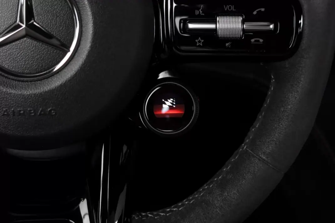 Mercedes-Benz AMG GT 2019 - 205000 EUR, 15821 km - AUTO.MOTO.pt - 15821km - foto 10 de 26