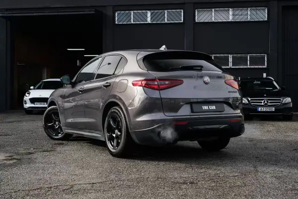 Alfa Romeo Stelvio 2019 - 25900 EUR, 89000 km - AUTO.MOTO.pt - 89000km - foto 11 de 31