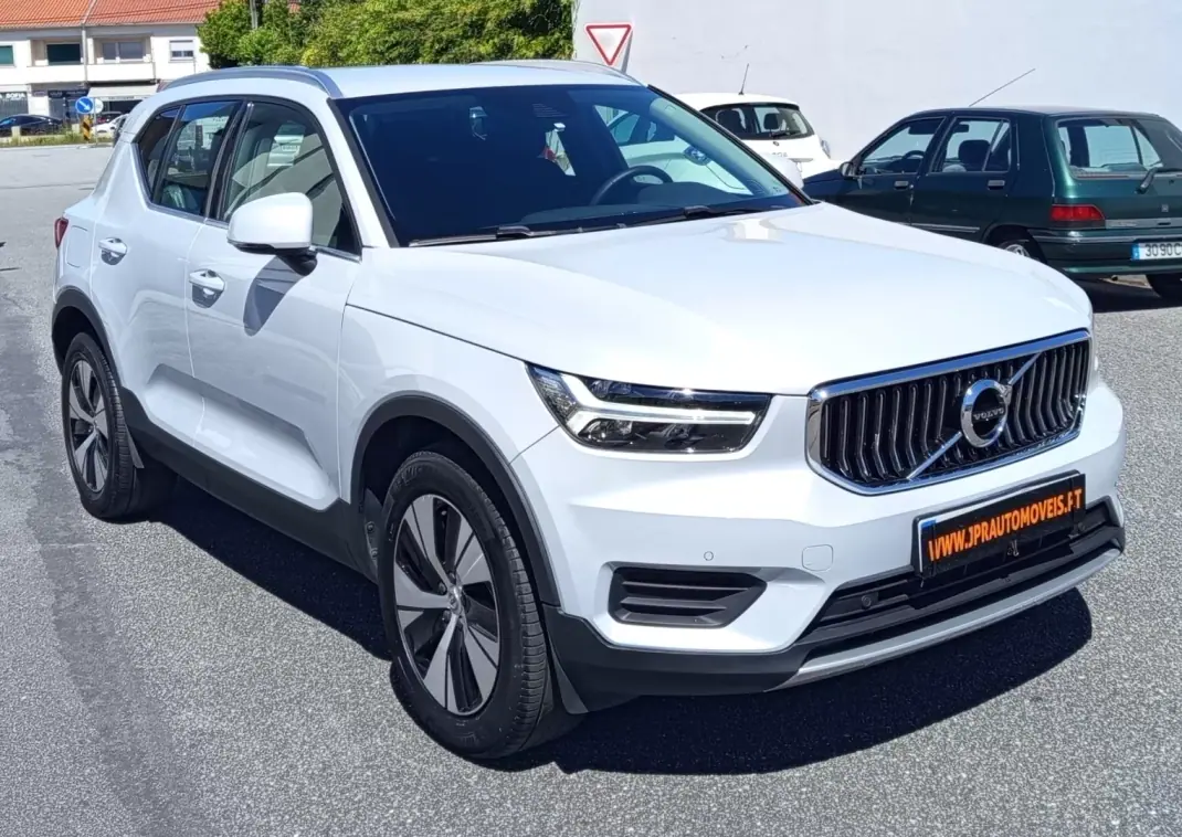 Volvo XC 40 2022 - 26490 EUR, 96032 km - AUTO.MOTO.pt - 96032km - foto 3 de 19