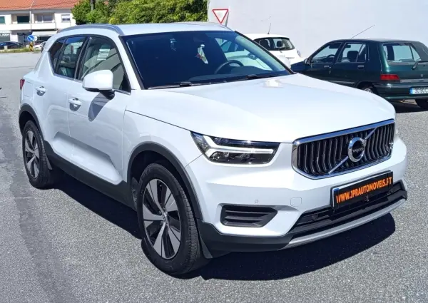 Volvo XC 40 2022 - 26490 EUR, 96032 km - AUTO.MOTO.pt - 96032km - foto 3 de 19