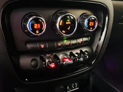 MINI Clubman 2017 - 13750 EUR, 98000 km - AUTO.MOTO.pt - 98000km - foto 42 de 60