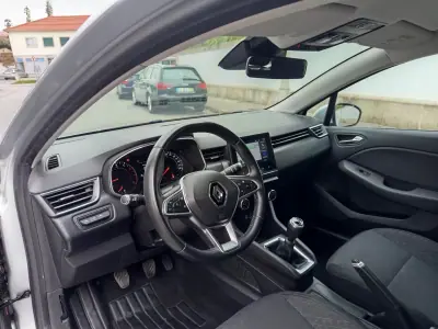 Renault Clio 2020 - 12900 EUR, 133500 km - AUTO.MOTO.pt - 133500km - foto 12 de 16