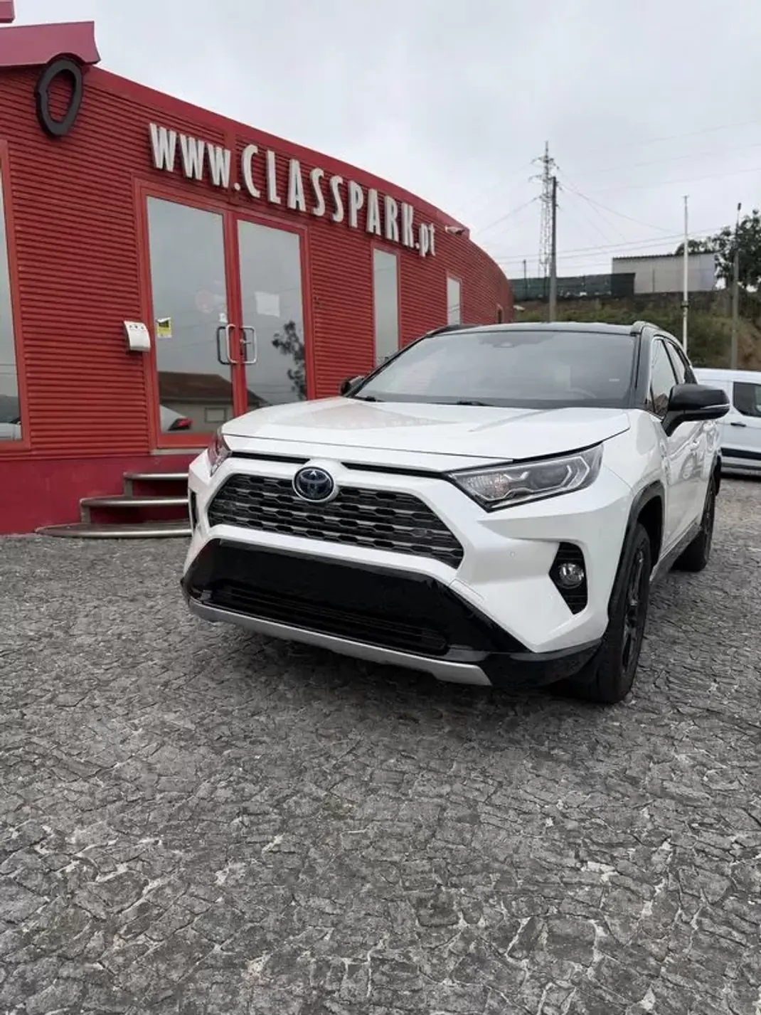 Toyota RAV4 2021 - 30900 EUR, 100000 km - AUTO.MOTO.pt - 100000km - foto 1 de 5