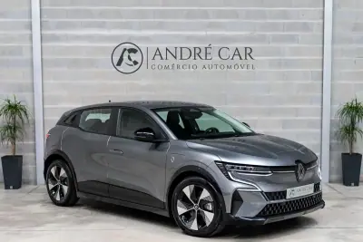 Renault Mégane E-Tech 2022 - 22450 EUR, 48129 km - AUTO.MOTO.pt - 48129km - foto 2 de 38