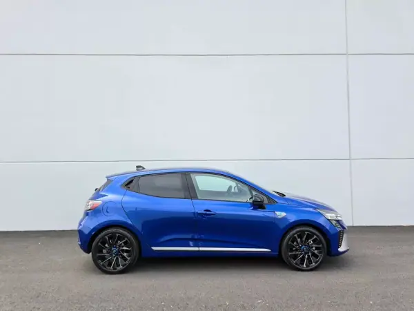 Renault Clio 2024 - 21900 EUR, 57020 km - AUTO.MOTO.pt - 57020km - foto 9 de 34