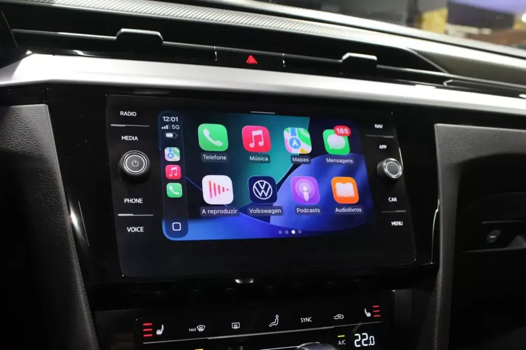 Volkswagen Arteon 2021 - 25400 EUR, 209040 km - AUTO.MOTO.pt - 209040km - foto 33 de 40