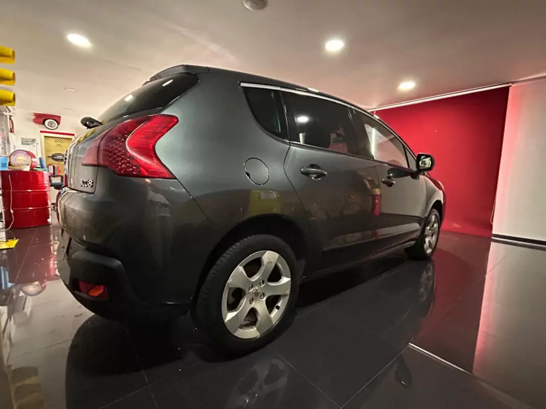 Peugeot 3008 2012 - 7500 EUR, 276404 km - 276404km - foto 6 de 19