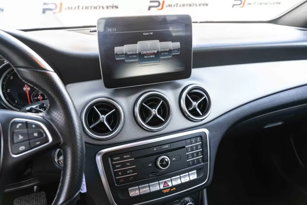Mercedes-Benz CLA 180 2019 - 22990 EUR, 188150 km - AUTO.MOTO.pt - 188150km - foto 19 de 35