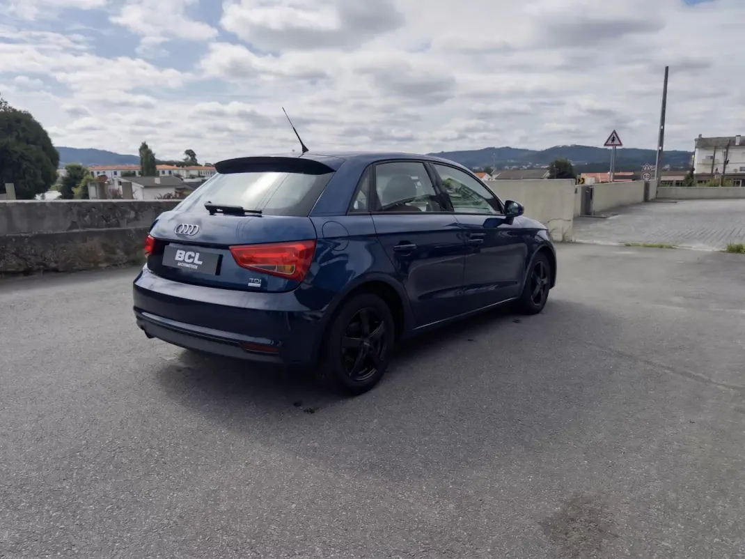 Audi A1 Sportback 2015 - 11990 EUR, 172000 km - 172000km - foto 7 de 39