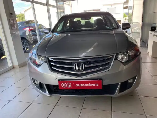 Honda Accord 2009 - 9250 EUR, 266508 km - AUTO.MOTO.pt - 266508km - foto 6 de 34
