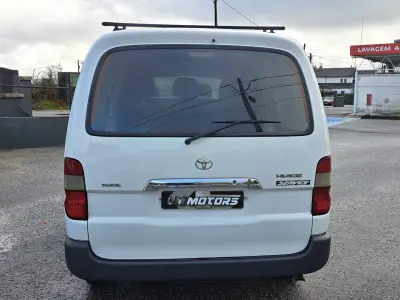 Toyota HiAce 2010 - 12500 EUR, 331380 km - AUTO.MOTO.pt - 331380km - foto 8 de 30
