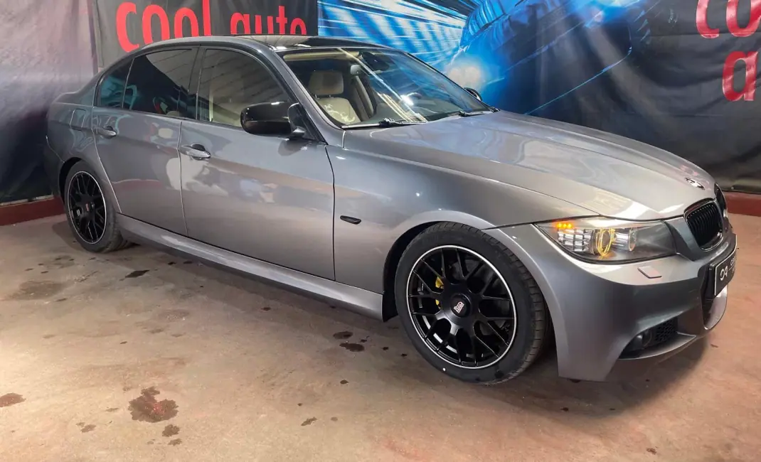 BMW 318 2010 - 10999 EUR, 181000 km - AUTO.MOTO.pt - 181000km - foto 8 de 46