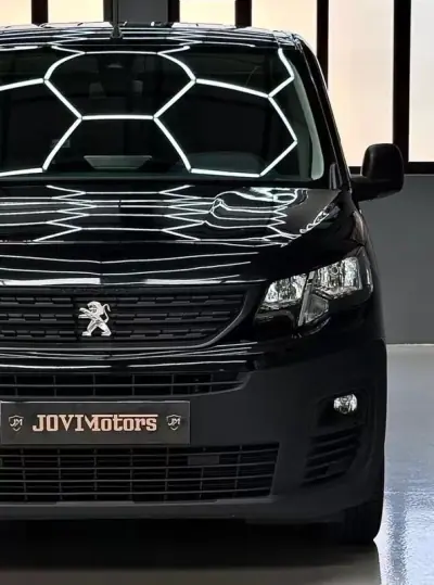 Peugeot PARTNER GIRAFON 2022 - 15999 EUR, 100086 km - AUTO.MOTO.pt - 100086km - foto 4 de 26