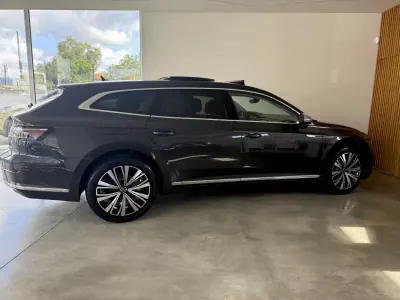 Volkswagen Arteon Shooting Brake 2021 - 23500 EUR, 168600 km - AUTO.MOTO.pt - 168600km - foto 21 de 144