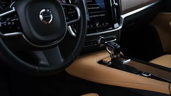 Volvo S90 2016 - 24750 EUR, 266000 km - AUTO.MOTO.pt - 266000km - foto 20 de 50