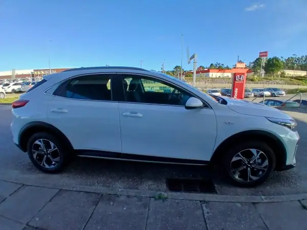 Kia XCeed 2025 - 22950 EUR, 9 km - AUTO.MOTO.pt - 9km - foto 4 de 24