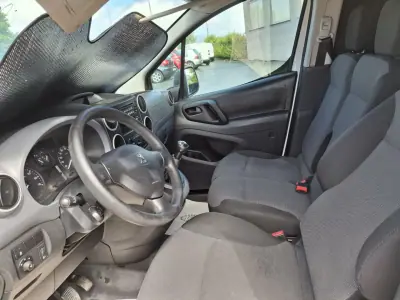 Peugeot PARTNER GIRAFON 2018 - 9990 EUR, 295321 km - AUTO.MOTO.pt - 295321km - foto 8 de 13