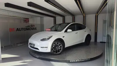 Tesla Model Y 2023 — photo 2 of 47