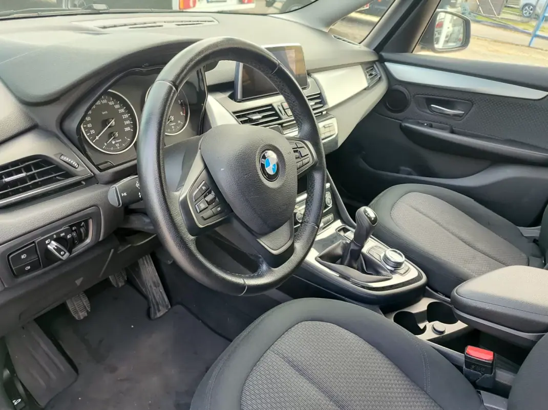 BMW 216 Gran Tourer 2018 - 18900 EUR, 103000 km - AUTO.MOTO.pt - 103000km - foto 15 de 26