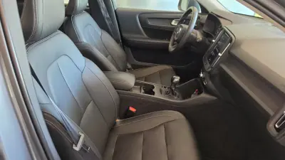 Volvo XC 40 2018 - 21900 EUR, 36539 km - AUTO.MOTO.pt - 36539km - foto 49 de 52